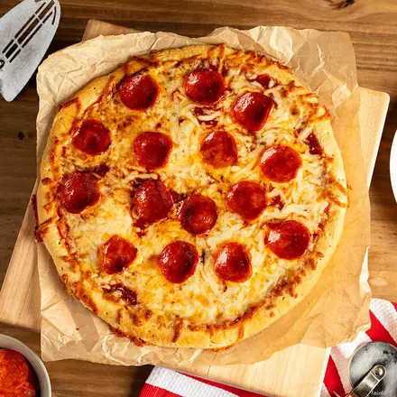 Pizza recién salida del horno